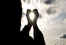 力求逆转！球队在比赛中奋力追赶领先者